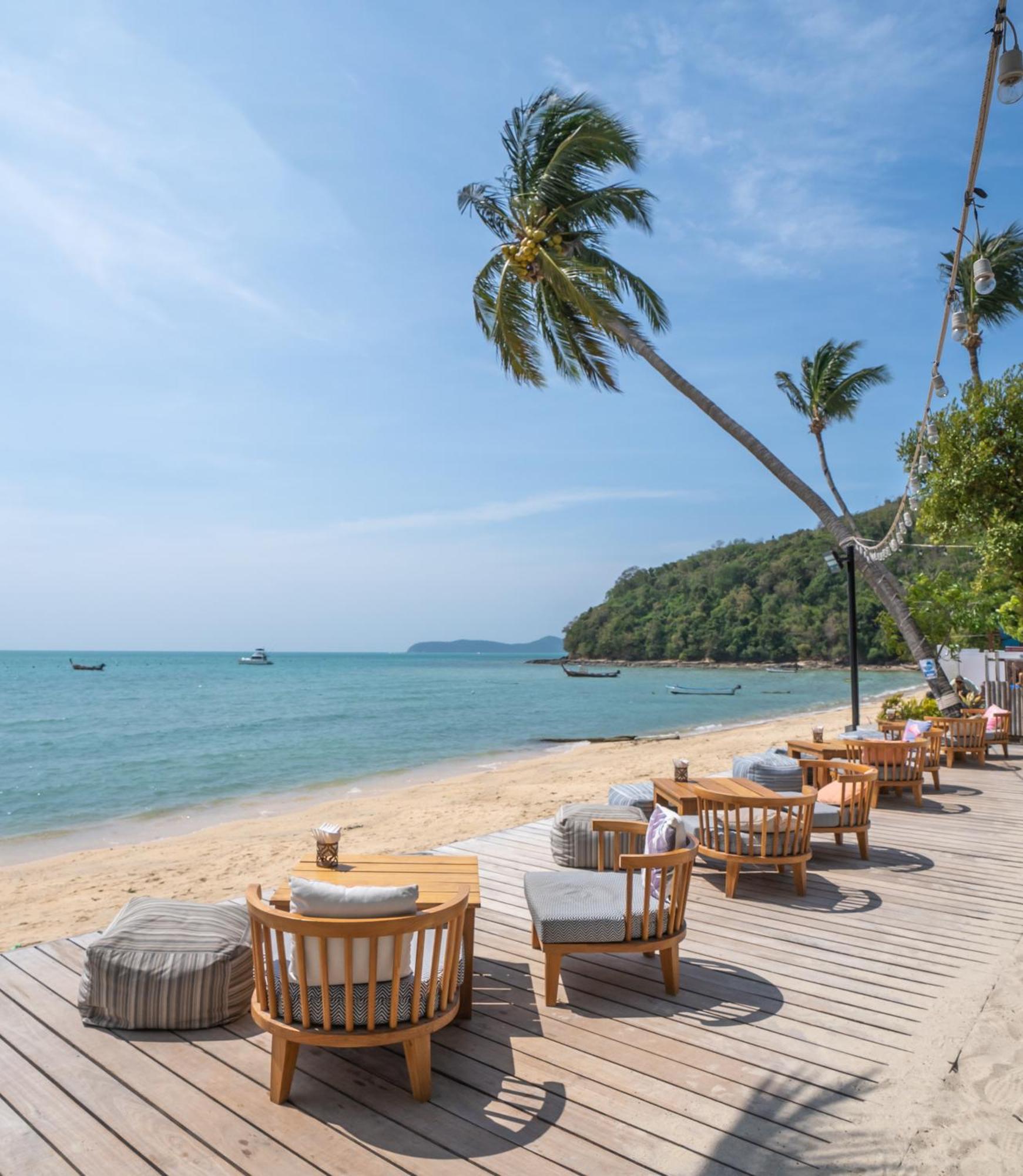 Bandara resort phuket. Пляж Панва. Bandara Phuket Beach Resort. Panwaburi Beachfront Phuket. V Villas Пхукет.